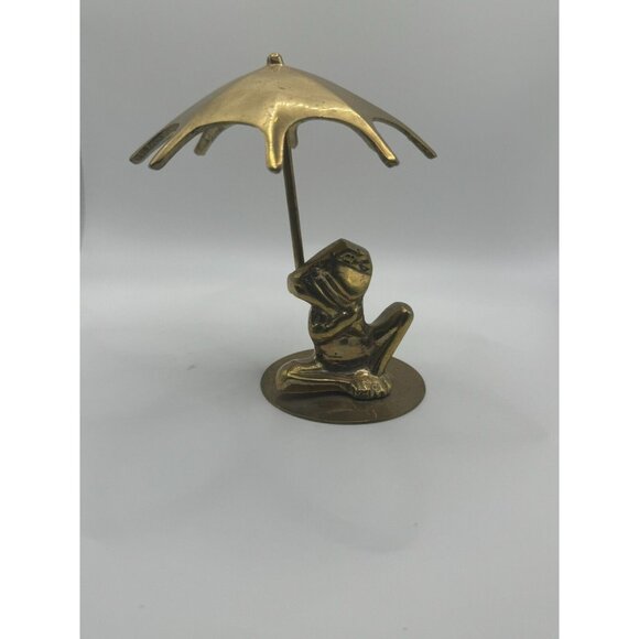 Vintage whimsical brass frog under umbrella made in India - Picture 2 of 5